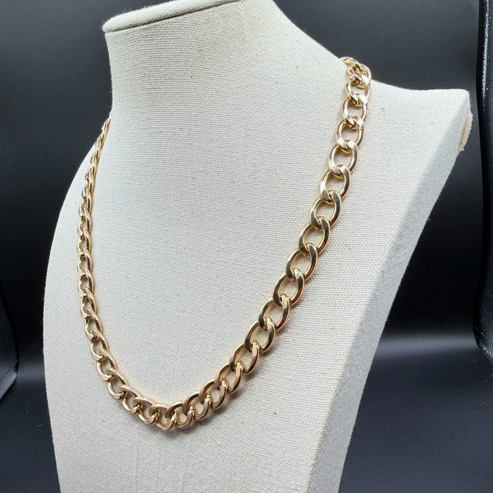 Gold Tone Chunky Curb Chain Necklace Statement Layering Y2K Minimalist Jewelry